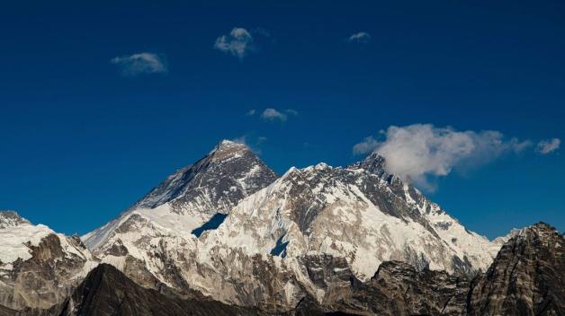 Mount Everest Ist Jetzt Offiziell Zentimeter H Her Noz