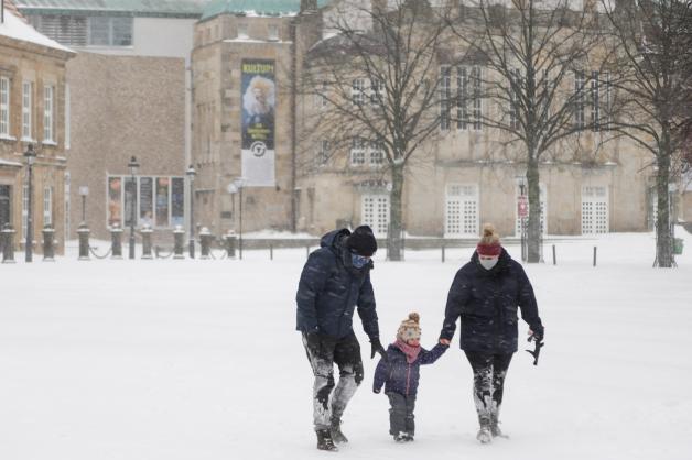 Wintereinbruch Im Februar Wie Osnabr Ck Im Schnee Versank Noz