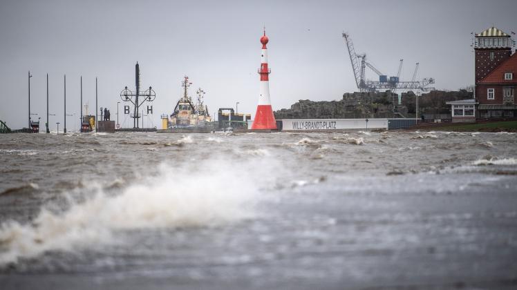 Montagvormittag Sturmflutgefahr an Nordseeküste und Elbe SHZ