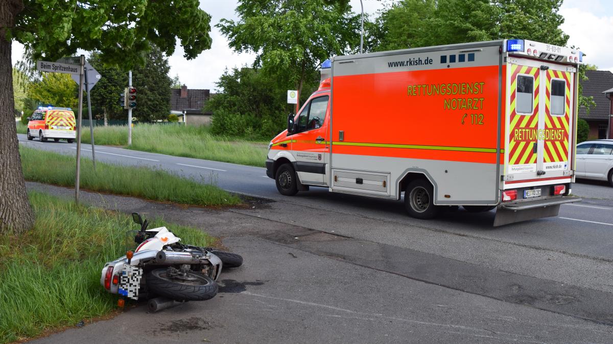 Schwerer Unfall In Heede Motorradfahrerin Prallt Gegen VW Bus SHZ