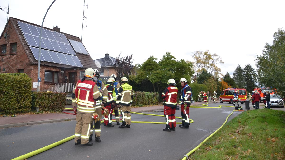 90 brennende Akkus Feuerwehren müssen Keller in Hasloh mit Lösch SHZ