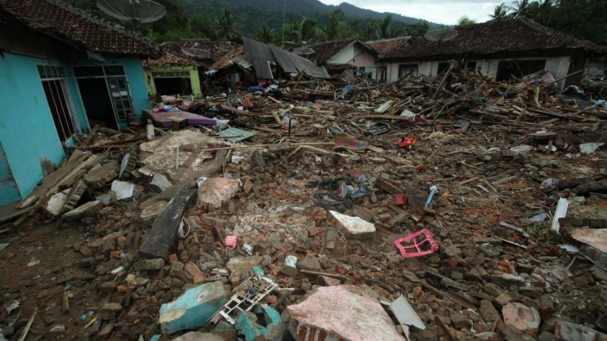 Tsunami Auf Indonesien Zahl Der Todesopfer Steigt Auf 429 NOZ