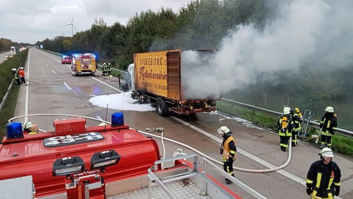 Lkw Brand Auf Der A1 Autobahn Wieder DKO