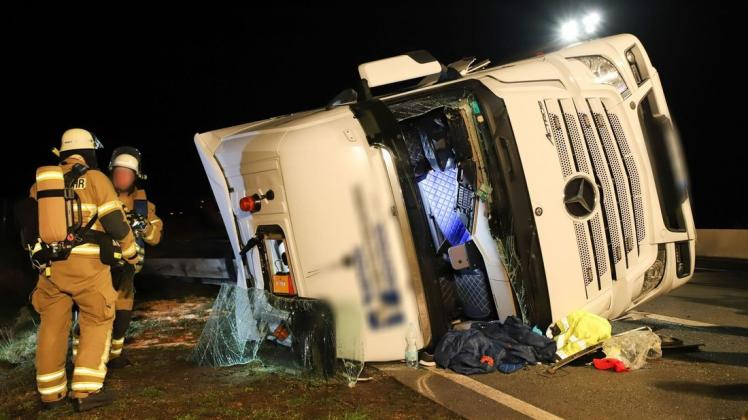 Lkw Berschl Gt Sich Bei Unfall Auf Der A Bei Bad Bramstedt Shz