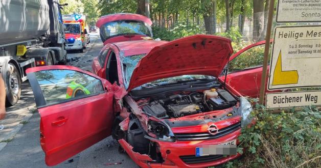 Schwerverletzter Nach Kollision Von Pkw Und Lkw In Lauenburg Shz