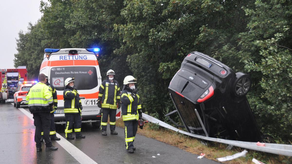 Auto Berschl Gt Sich Auf A Zwischen Jemgum Und Weener Noz