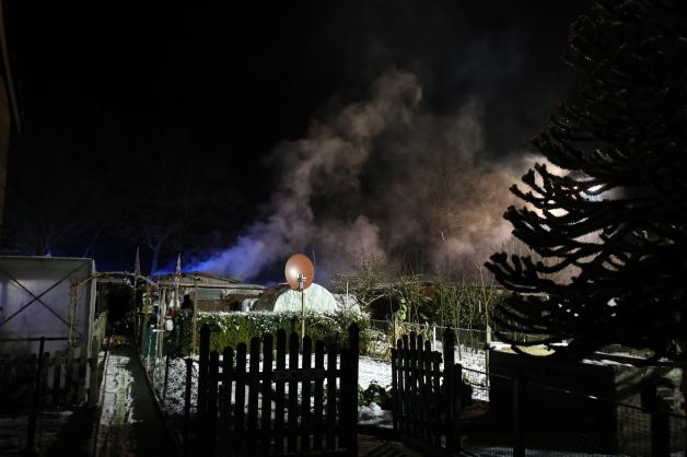 Feuer bei Kleingärtnerverein Barmstedt Gartenlaube brennt nieder SHZ