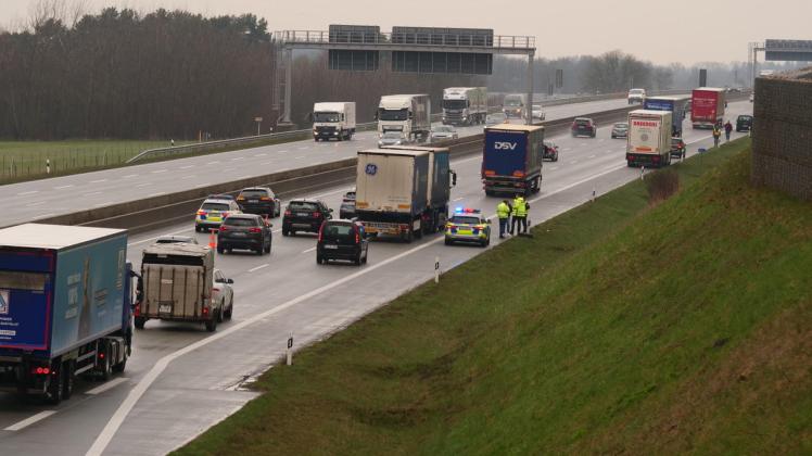 Unfall auf der A7 bei Neumünster Vier Fahrzeuge beschädigt SHZ