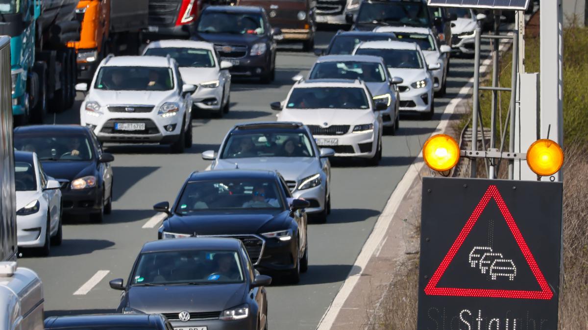 A Und A Lange Staus Wegen Bauarbeiten Bei Hamburg Noz