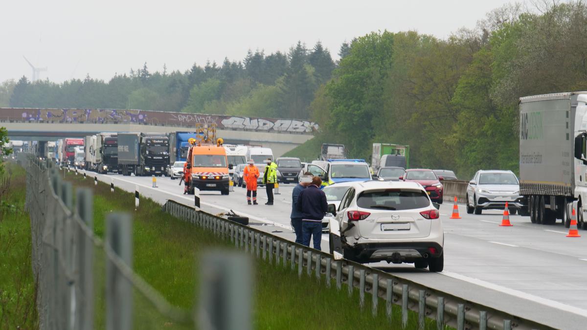 Unfall auf der A7 Stau bei Großenaspe SHZ