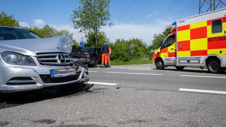 Ochsenweg Zwei Verletzte Bei Unfall In Weding Shz