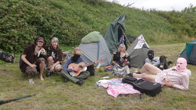 Protestcamp Der Punks Auf Sylt Um Zwei Wochen Verl Ngert Shz