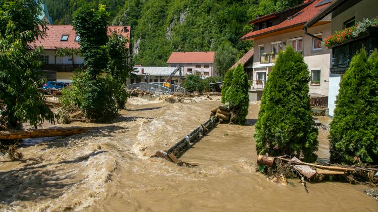 Berschwemmung In Slowenien Und Sterreich Entspannung In Sicht Noz