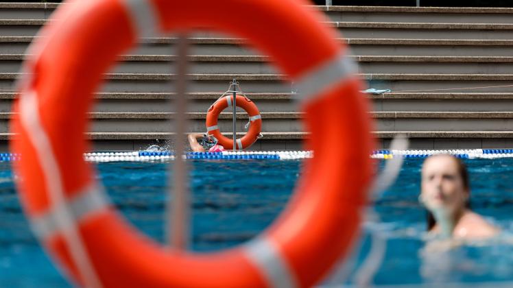 Ertrinkende Im Schwimmbad Retten So Soll Eine KI Dabei Helfen NNN