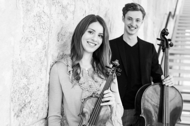 Stuttgarter Kammerduo Sebastian Fritsch (Cello) und Rosa Neßling (Geige)