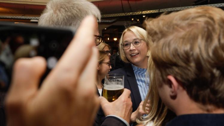 Katharina Pötter (CDU) hat die OB-Stichwahl in Osnabrück überraschend deutlich gewonnen.