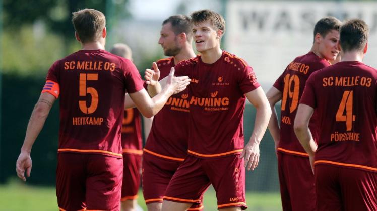 Durch einen souveränen 7:0-Erfolg gegen Mühlen erobert Fußball-Landesligist SC Melle die Tabellenführung.