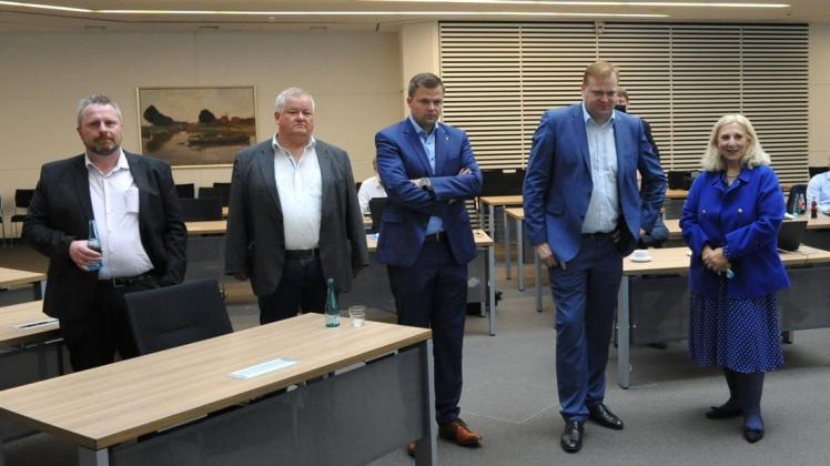Während Danny Meiners (AfD) aber auch die CDU-Politiker Jürgen Schwering, Christian Fühner und Albert Stegemann Verluste hinnehmen mussten, freute sich Daniela De Ridder über ihr Wahlergebnis.