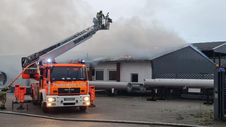 In Dalum ist am Montagabend ein Industriegebäude in Brand geraten.