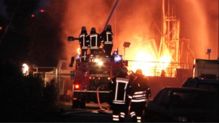 Bohrlochexplosion in Geeste: Am Abend des 23. September 2014 war es bei Wartungsarbeiten zu der Explosion mit anschließendem Feuer gekommen.