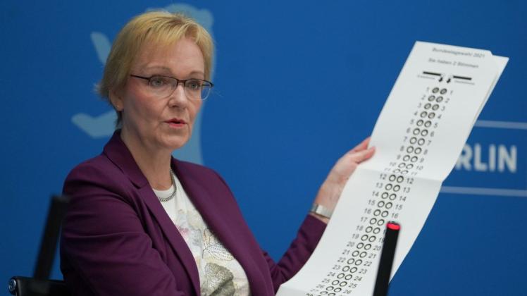 Die Berliner Landeswahlleiterin Petra Michaelis stellt ihr Amt zur Verfügung.