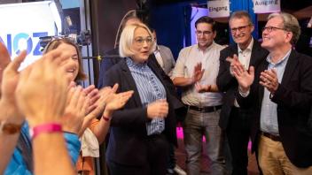 Die CDU feiert den Wahlsieg ihrer Oberbürgermeisterkandidatin Katharina Pötter.