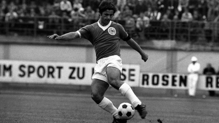 Gerd Müller im Jahr 1969 am Ball.
