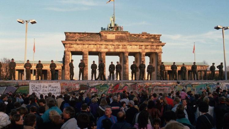 Vor mehr als 30 Jahren feierten die Menschen in Berlin den Mauerfall. Was wissen Sie darüber?