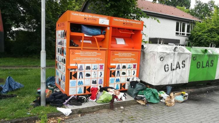 Dieses Bild der Kolping Recycling GmbH wurde an einem Altkleidercontainer der Kolpingsfamilie in Dissen im Landkreis Osnabrück aufgenommen.