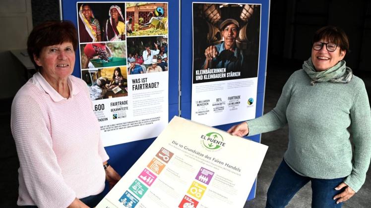 „Interesse am fairen Einkauf in Ganderkesee stärken“: (v.l.) Barbara Wessels (Fairtrade-Steuerungsgruppe) und Monika Thierbach (Weltladen) im Ausstellungsraum. „Interesse am fairen Einkauf in Ganderkesee stärken“: (v.l.) Barbara Wessels (Fairtrade-Steuerungsgruppe) und Monika Thierbach (Weltladen) im Ausstellungsraum.