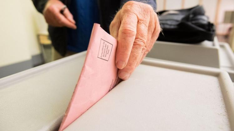 Vier Tage nach der Kommunalwahl steht endgültig die Zusammensetzung des Gemeinderates in Andervenne fest: Aufgrund einer Stimmengleichheit musste über den letzten Sitz das Los entscheiden.