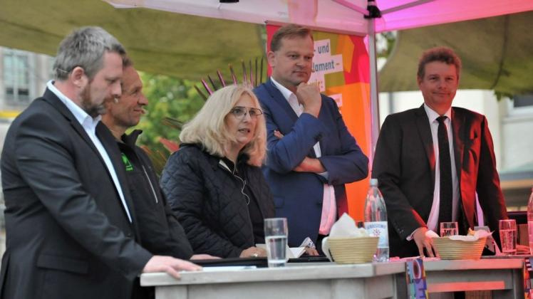 Viel Diskussionsstoff hatten die Bundestagskandidaten (von links) Danny Meiners (AfD), Everhard Hüsemann (Grüne), Daniela De Ridder (SPD), Albert Stegemann (CDU) und Jens Beeck (FDP).