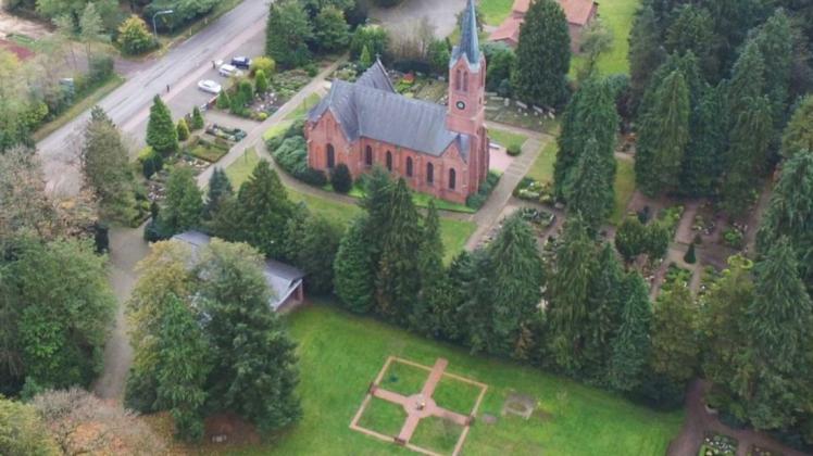 Rund um die 1860 fertiggestellte Dorotheen-Kirche in Nortrup liegt der Friedhof der evangelisch-lutherischen Kirchengemeinde (Archivfoto).