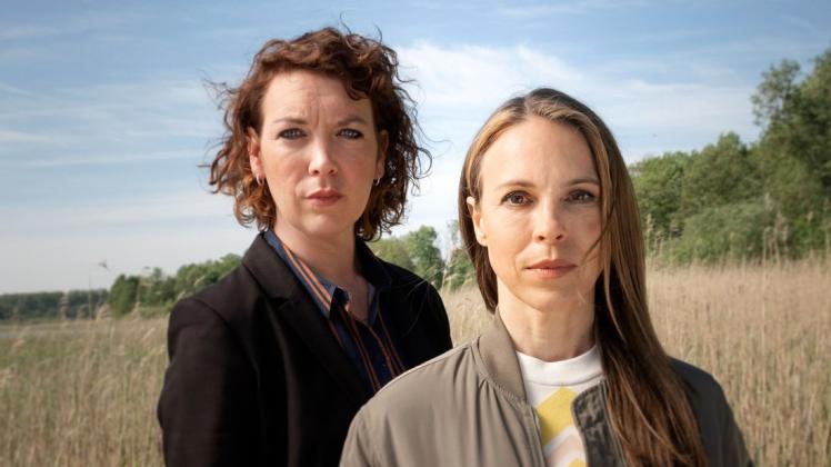 Ermitteln künftig als Duo bei "Polizeiruf 110" aus Rostock: Lina Beckmann (als Melly Böwe, l.) und Anneke Kim Sarnau (als Katrin König).