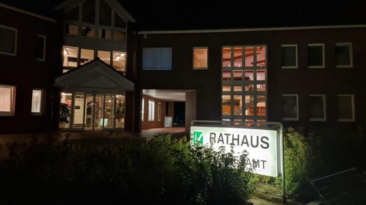 Bis spät am Abend wurde im Rathaus in Geeste-Dalum auf die Ergebnisse der Kommunalwahlen 2021 gewartet.