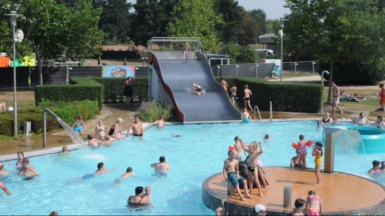 Das Freibad im Meppener Emsbad verlängerte im Juli 2019 sogar seine Öffnungszeiten.