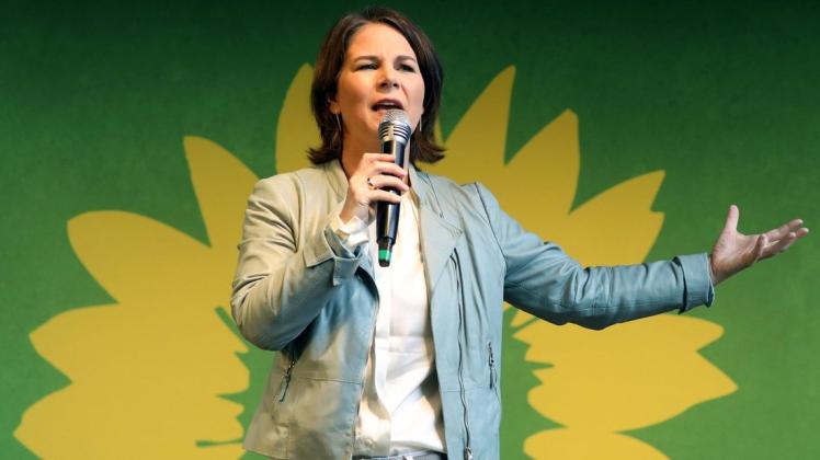 Die grüne Kanzlerkandidatin Annalena Baerbock bekommt im Wahlkampf durch einen Aufruf prominente Unterstützung.