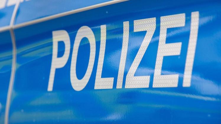 Nach schweren Auseinandersetzungen am Sonntag in Bremen sucht die Polizei nach Zeugen.