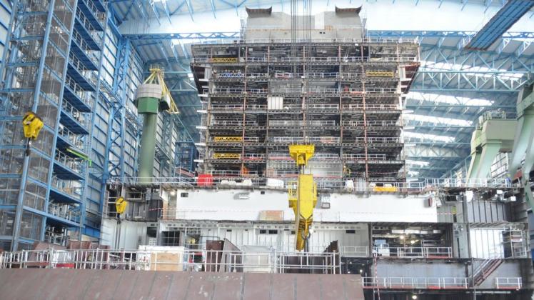 Neue Ausrichtung im Kreuzfahrtschiffbau: Die Meyer Werft in Papenburg setzt Kurs auf Klimaneutralität.(Archivbild)