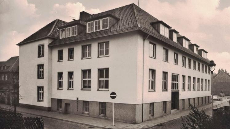Das Mädchenwohnheim St.-Anna-Stift im Gebäude Lohstraße 16/18 nach Fertigstellung des Erweiterungsbaus in den 1960er-Jahren.