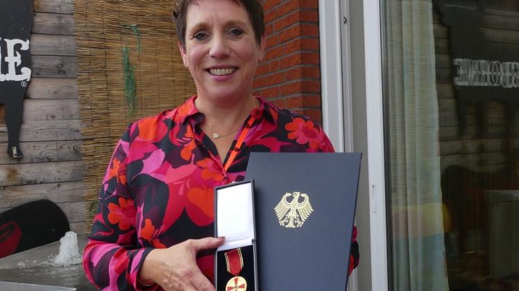 Musik ist ihre Leidenschaft: Für ihr jahrzehntelanges ehrenamtliches Engagement wurde Petra Midden aus Bawinkel die Verdienstmedaille des Verdienstordens der Bundesrepublik Deutschland verliehen.