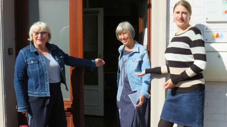 Die Tür steht wieder offen: Gabriele Parke (v.l.), Gudrun Baumann und Martina Klein von der Freiwilligenagentur freuen sich, dass sie wieder Sprechstunden im MGH Stuhr-Brinkum anbieten können.