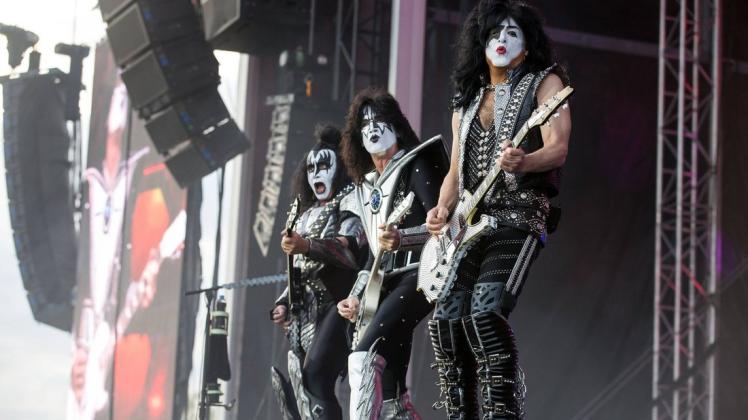 Die Rocker von Kiss müssen erstmal wieder gesund werden, bevor sie wieder auftreten. (Archivbild)