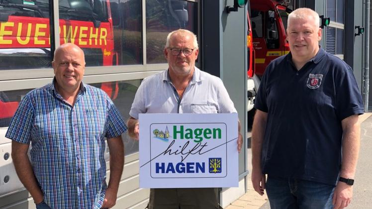 Die Initiatoren Ralf Zumstrull (von links), Uli Elixmann und der neue Gemeindebrandmeister Dietmar Schwarberg freuen sich über die Summe, die bei der Spendenaktion bereits zusammengekommen ist.