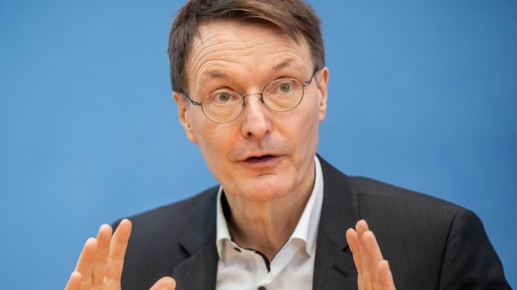 Karl Lauterbach warnt vor einer Durchseuchung in der Altersgruppe der Kinder. Karl Lauterbach warnt vor einer Durchseuchung in der Altersgruppe der Kinder.