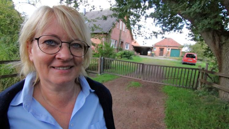 Kerstin Sudhop hat ihre gesamte Kindheit und Jugend in Neuenlande verbracht. Ihre Eltern hatten einst das alte Schulgebäude gekauft und aufwendig in ein Wohnhaus umgewandelt.