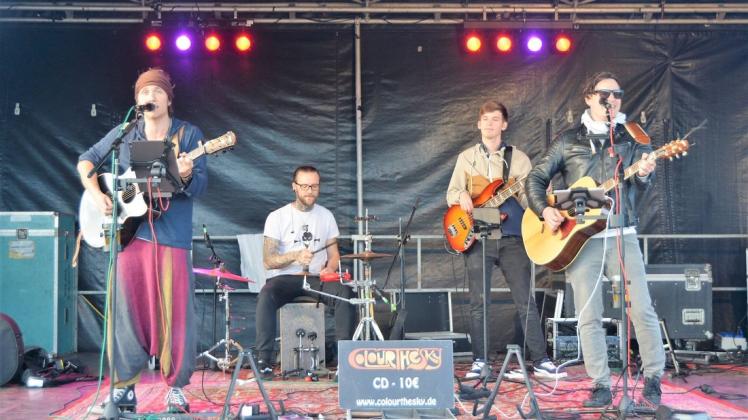 "Colour the Sky" aus Sachsen bestritt das letzte Konzert auf der Bühne am Hasesee beim Sommerkulturprogramm 2021 in Bramsche. "Colour the Sky" aus Sachsen bestritt das letzte Konzert auf der Bühne am Hasesee beim Sommerkulturprogramm 2021 in Bramsche.