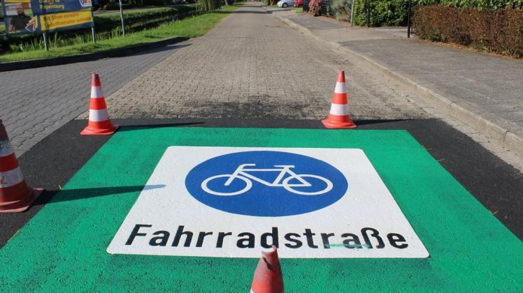 Für Aufregung und Irritationen hat am Dienstag die Einrichtung von Fahrradstraßen in den Straßen "Wiek links" und "Mittelkanal links" in Papenburg gesorgt.