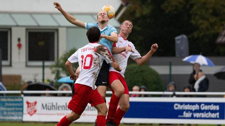 Auf los geht's los: Das Duell zwischen Venne und Ostercappeln/Schwagstorf dient als Appetit-Anreger..
Foto: Gelhot Auf los geht's los: Das Duell zwischen Venne und Ostercappeln/Schwagstorf dient als Appetit-Anreger..
Foto: Gelhot