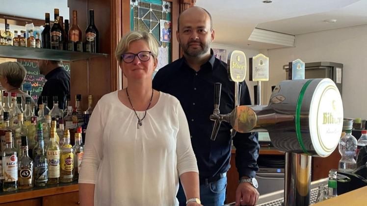 Als kleinen Ersatz für das große Gartenstadt-Sommerfest veranstalten Andrea und Günter Brinkmann vom "Gartenstädter"-Lokal eine Party und einen Flohmarkt am Lutterplatz. Als kleinen Ersatz für das große Gartenstadt-Sommerfest veranstalten Andrea und Günter Brinkmann vom "Gartenstädter"-Lokal eine Party und einen Flohmarkt am Lutterplatz.
